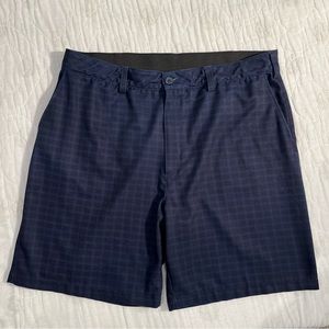 Men’s R𝅺eebok golf shorts, size 44